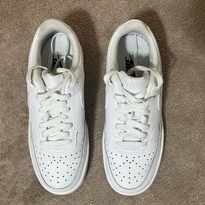 Size 7.5 Women’s Nike Court Vision Low